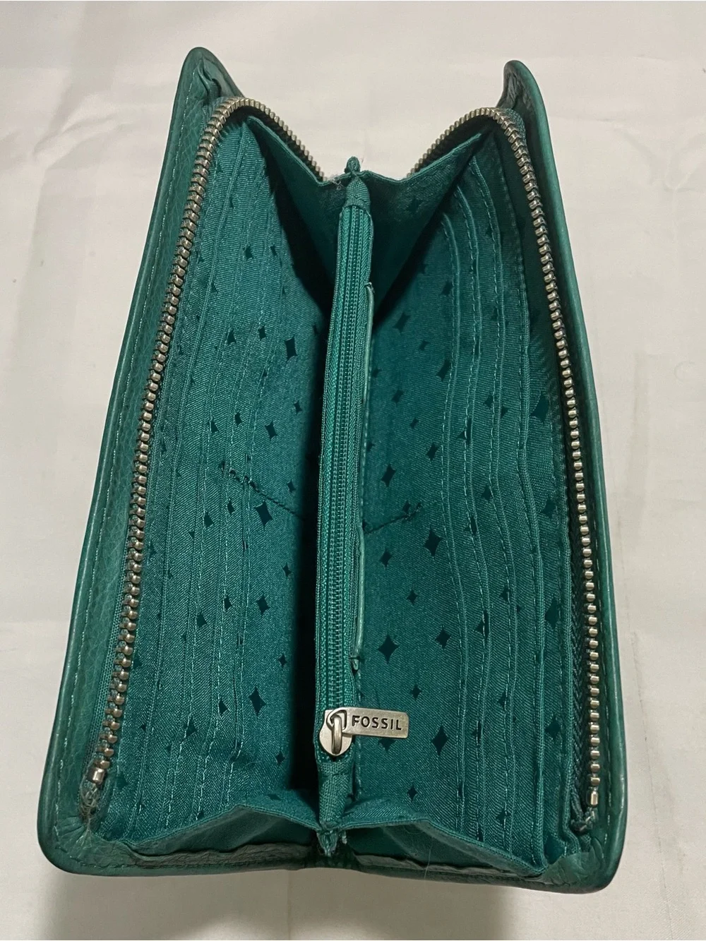 Fossil Maddox L-Zip-Around Leather Wallet
